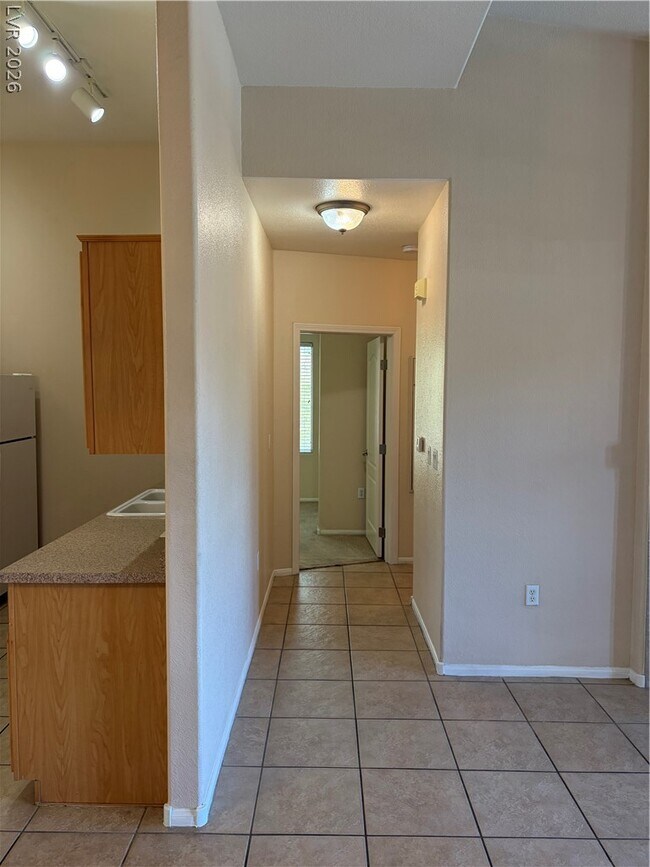 Building Photo - 3395 Cactus Shadow St
