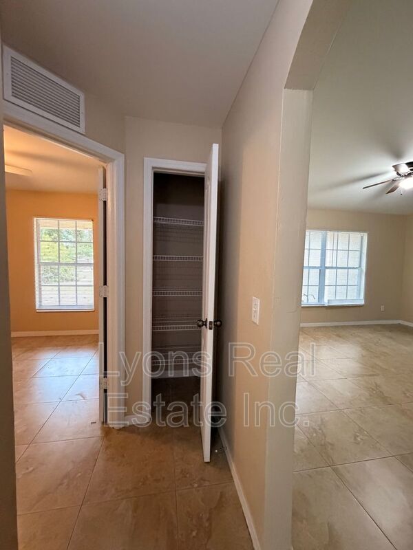 Building Photo - 208 Homewood Ave S