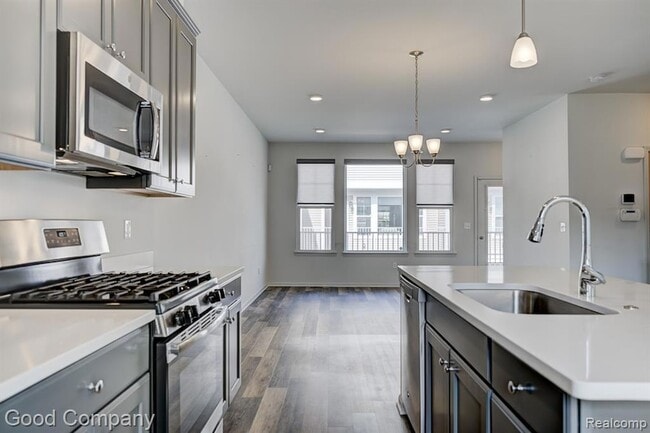 Building Photo - 2500 Normandy Rd