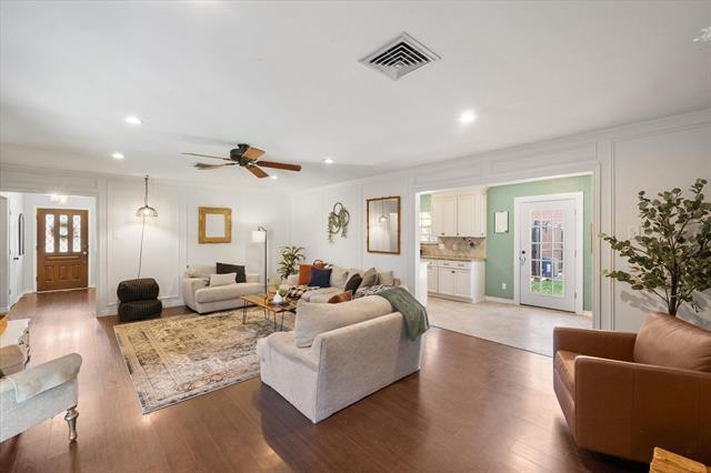 Building Photo - 1415 Moss Rose Cir