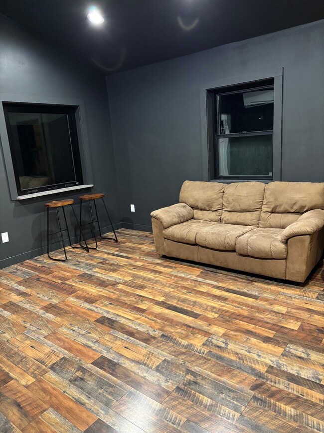 Building Photo - Queens Lace