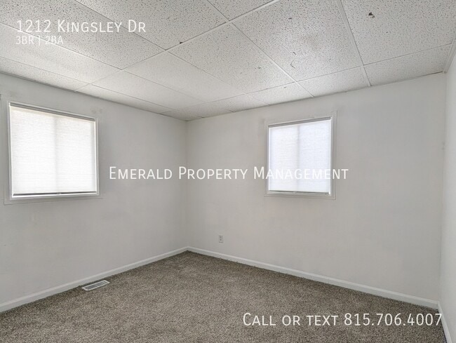 Building Photo - 1212 Kingsley Dr