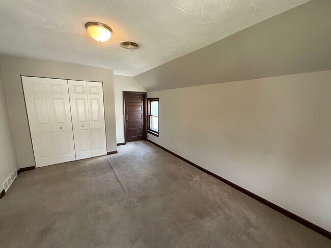 Building Photo - 2905 Delmar Ave
