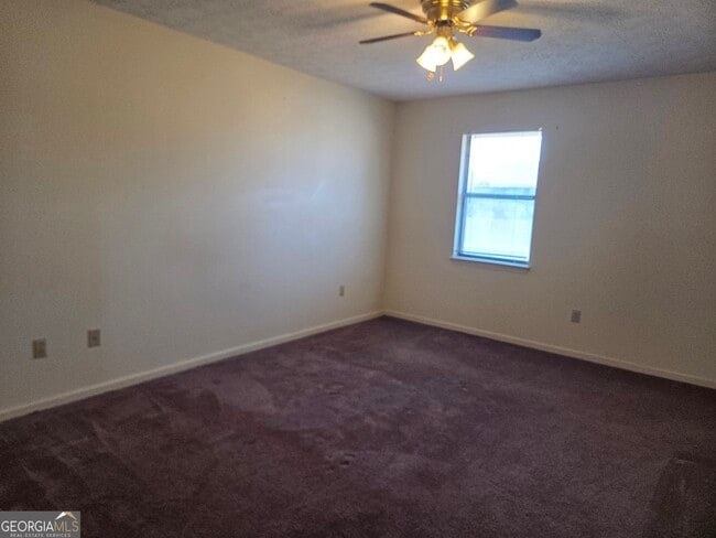 Building Photo - 300 Randolph Dr