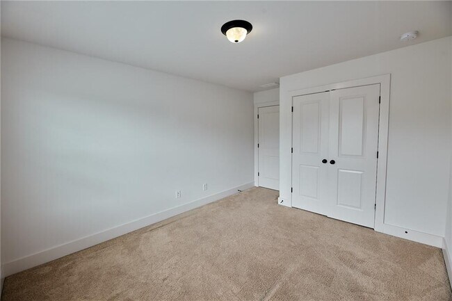 Building Photo - 983 Ensign Peak Ct