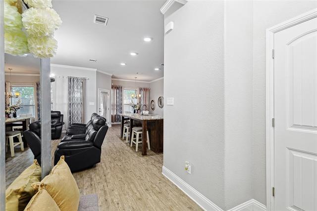 Building Photo - 342 W Huffman St