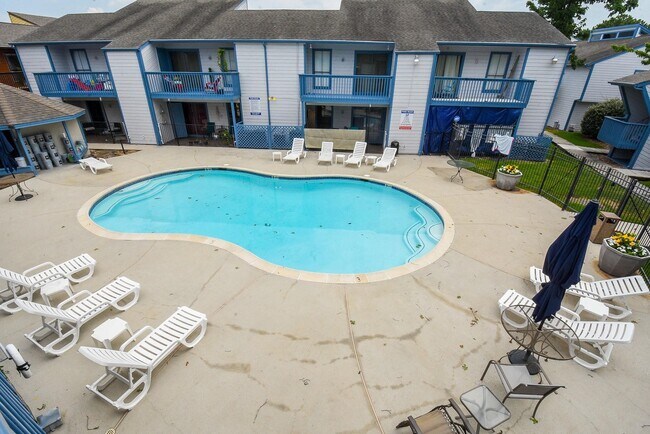 Building Photo - 13151 Walden Rd