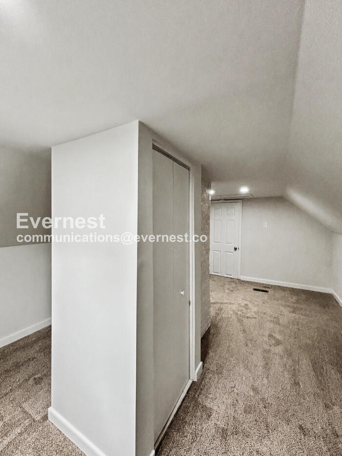 Building Photo - 3605 Pemberton Ave