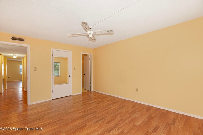 Building Photo - 190 E Olmstead Dr