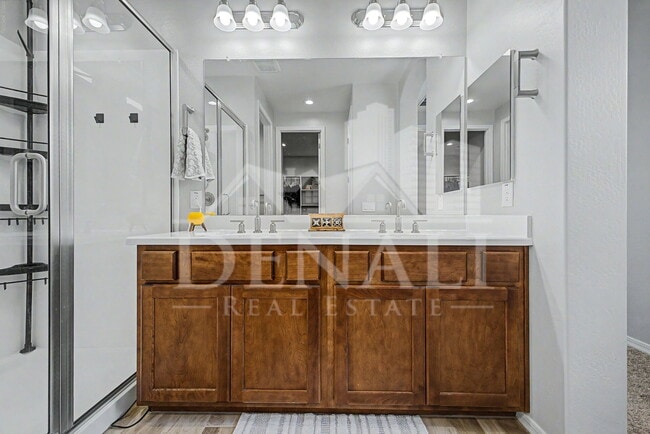 Building Photo - 4260 E Jesse St