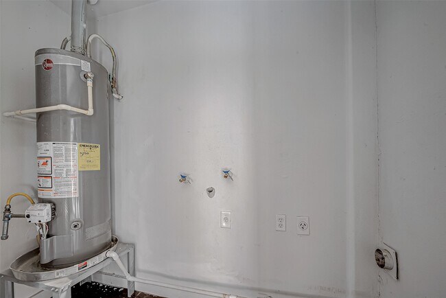 Building Photo - 7315 Housman
