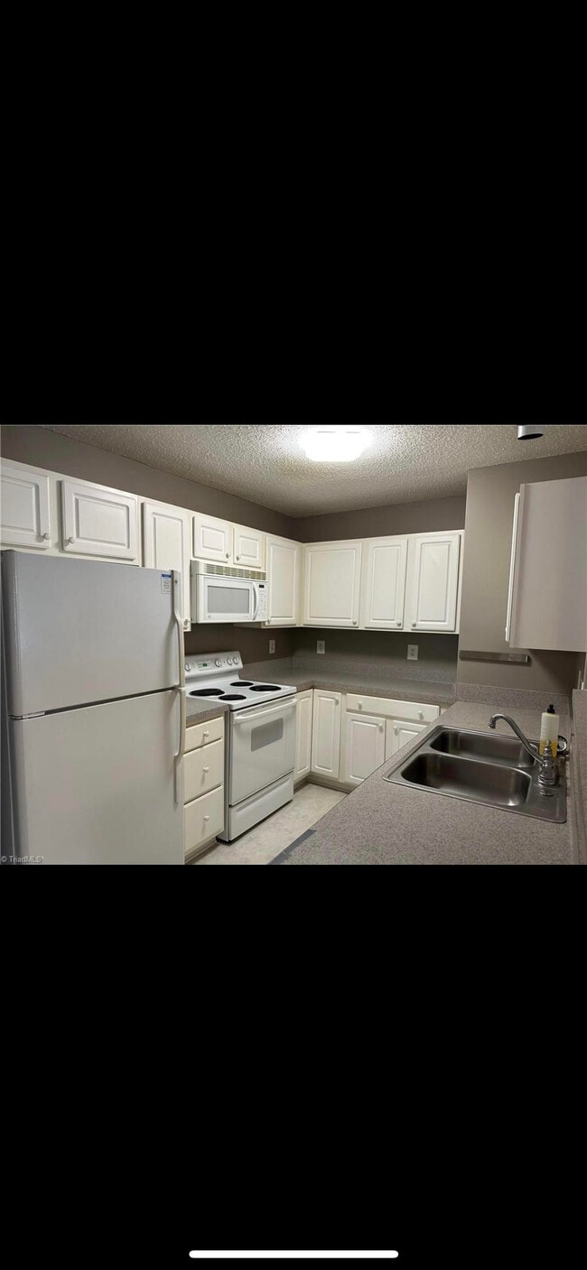 Building Photo - 522 Scholastic Ct