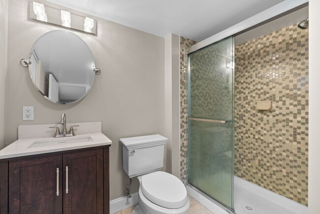 Building Photo - 4 Bed 3 Bath - Takoma Park Split Level - Move In Ready