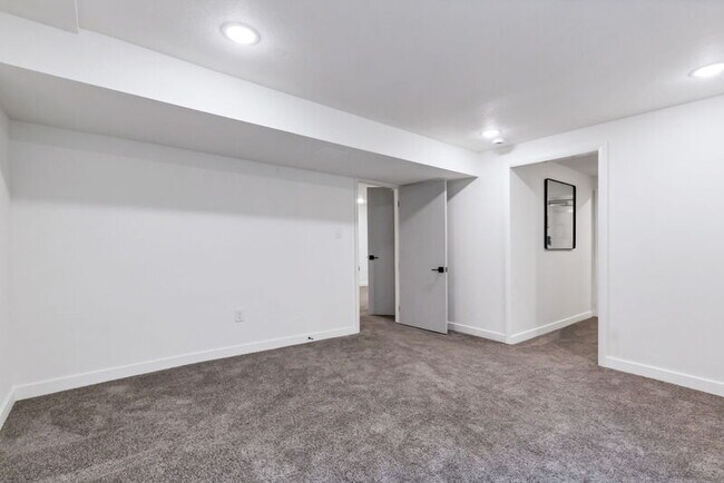 Building Photo - 6087 W 84th Ave