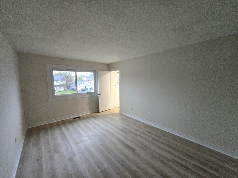 Building Photo - 3912 Riverside Cir