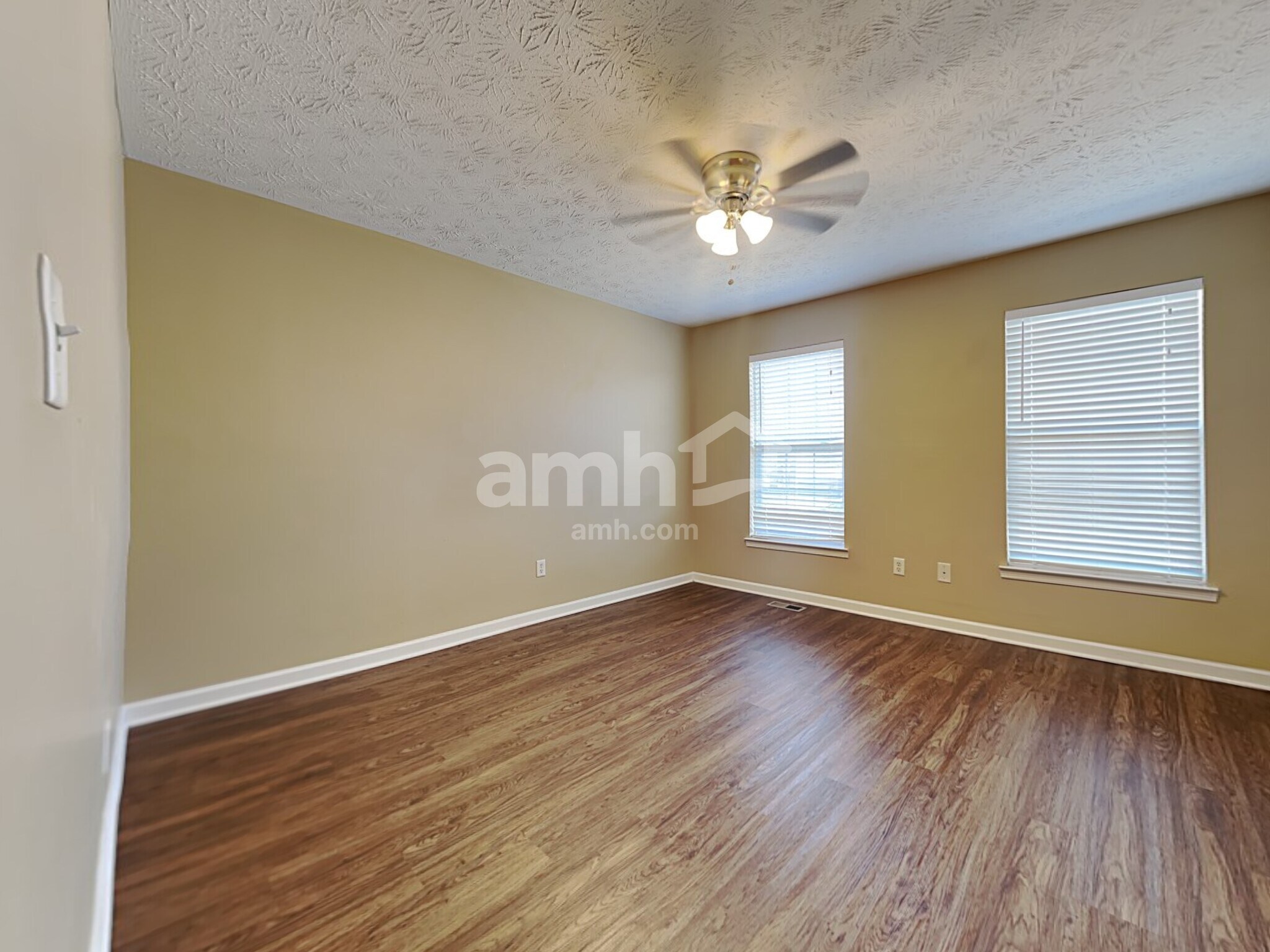 Building Photo - 5117 Rivers Edge Blvd