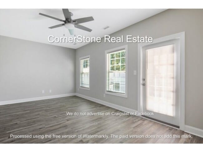 Building Photo - 2858 Little Dr