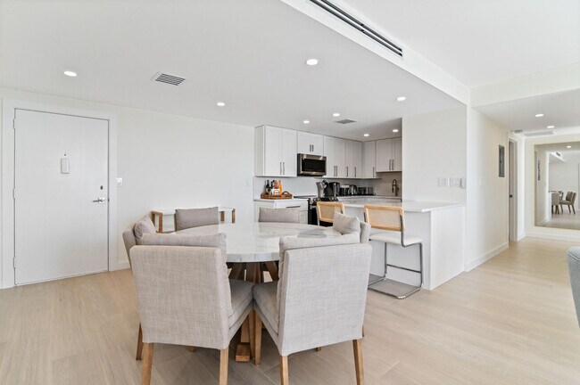 Building Photo - 2600 N Flagler Dr