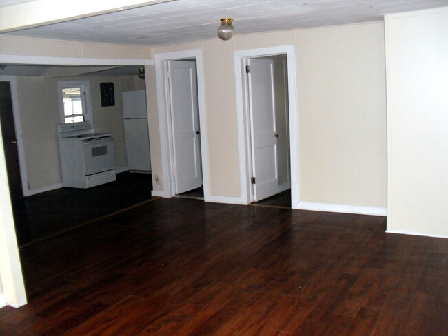 Building Photo - Cute 2BR Duplex in Zephyrhills