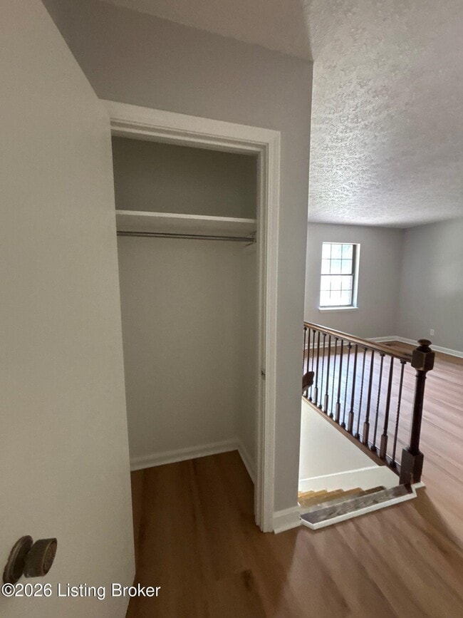 Building Photo - 418 Lyndon Ln