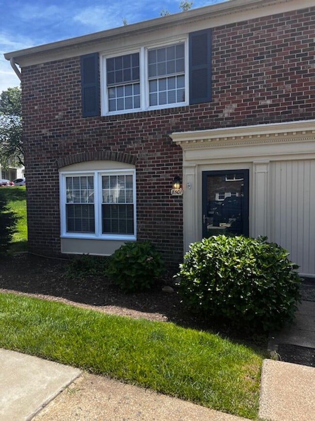 Primary Photo - 8501 Westover Ct