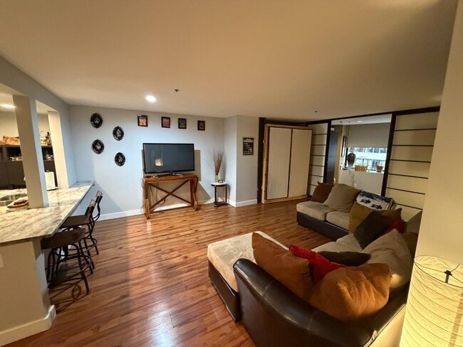 Building Photo - 44 W Broadway