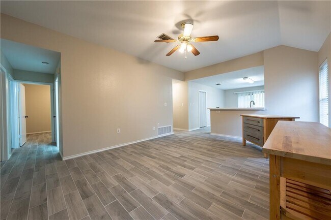 Building Photo - 1607 Greening Way
