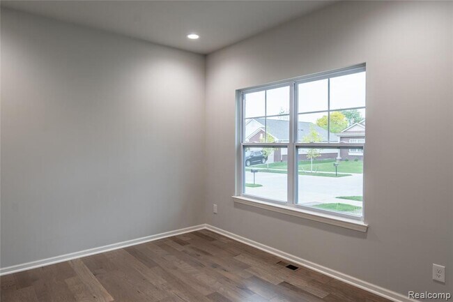 Building Photo - 24180 Liberty Hill Dr