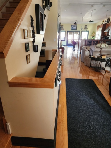 main floor - 3457 N Kedzie Ave