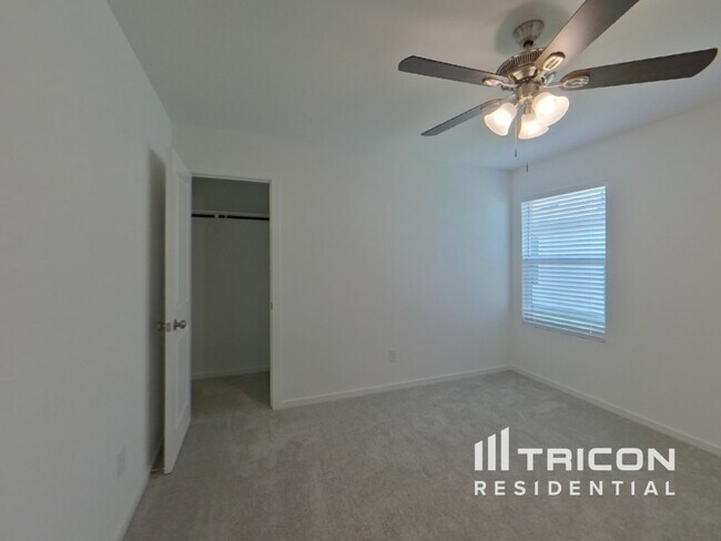 Building Photo - 1728 Poptic Ln