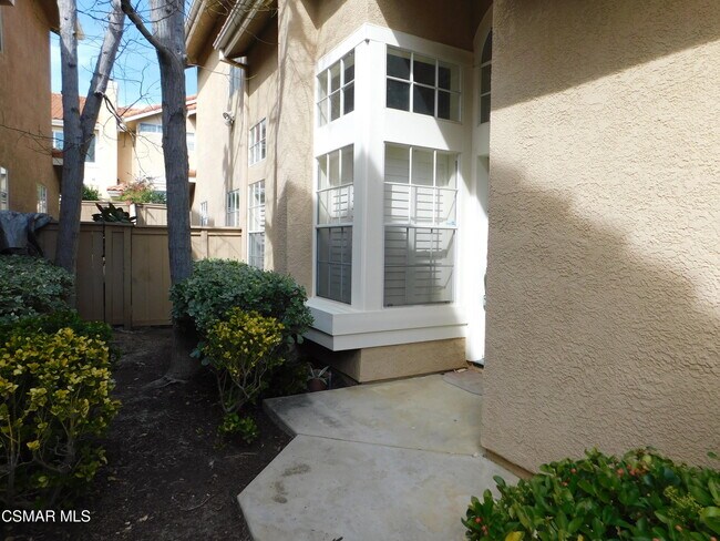 Building Photo - 4887 Santo Dr