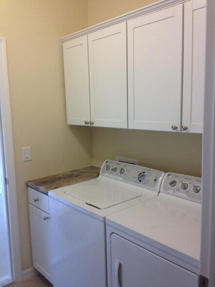 Laundry Room w/ Washer & Dryer - 10510 Yorkstone Dr