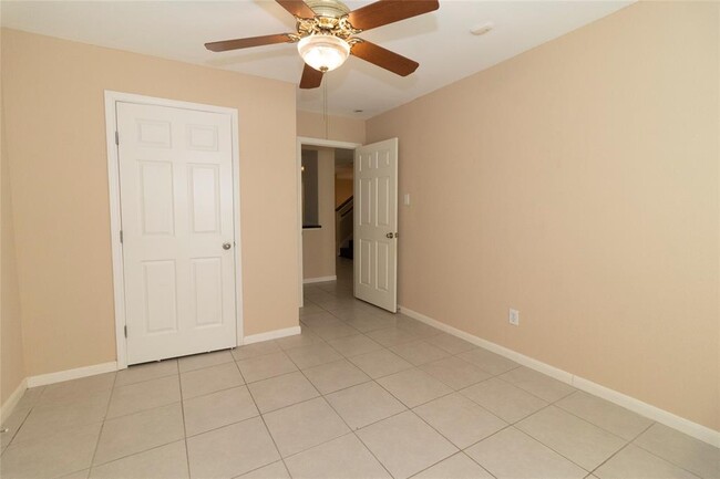 Building Photo - 2202 Crossmill Ln