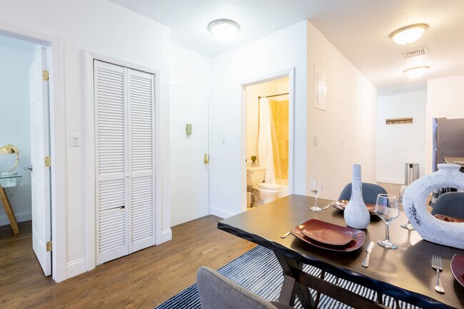 Building Photo - 1435 2nd Ave