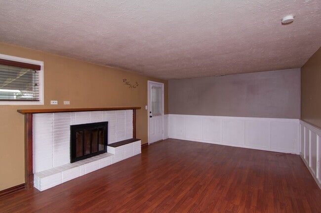 Building Photo - South Hill cute 2 Bed 1 Bath rancher with ...