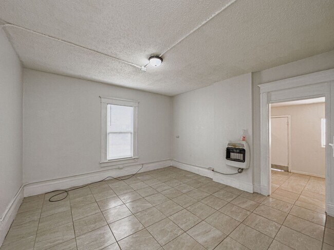 Building Photo - 809 N Virginia St