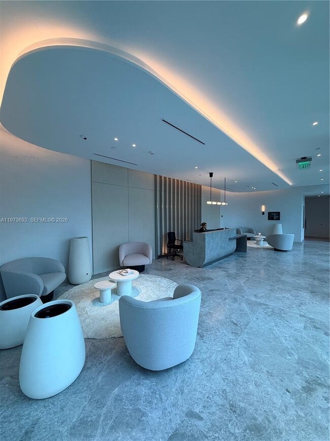 Building Photo - 9221 E Bay Harbor Dr