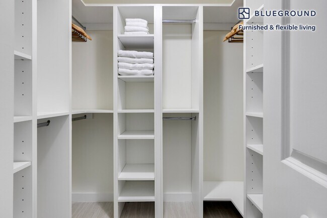 Building Photo - 601 NE 39th St