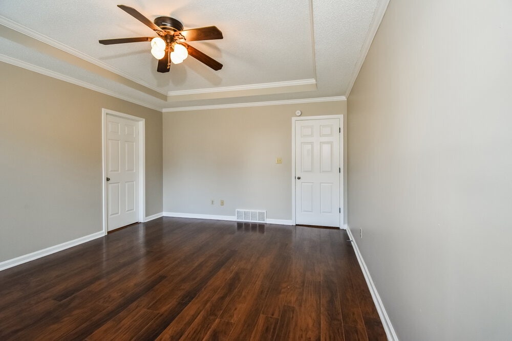 Building Photo - 9355 Lacee Ln