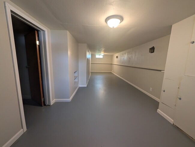 Building Photo - 2456 Wieck Dr