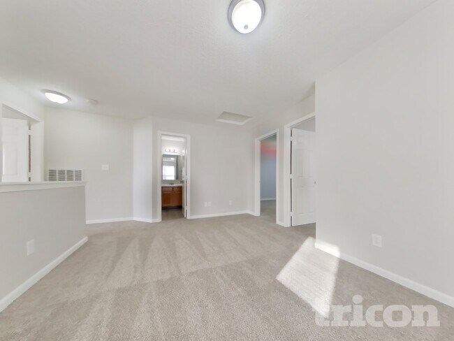 Building Photo - 522 Harmony Dr