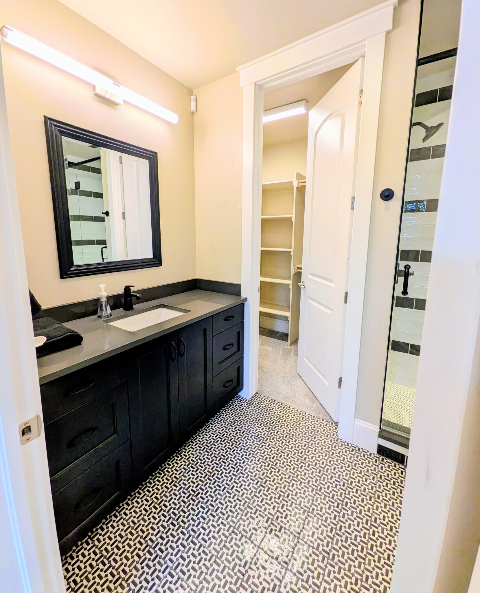 Building Photo - 6511 Crooked Stick Dr