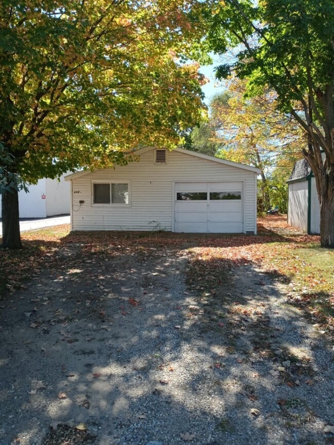 Building Photo - 612 N Arnold St