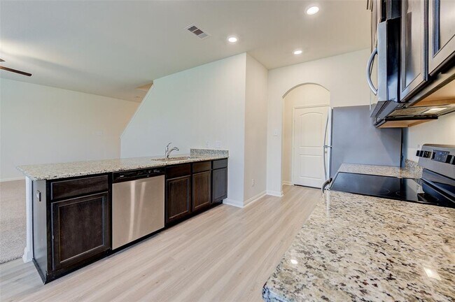 Building Photo - 28057 Irving Dr