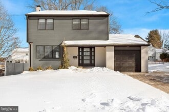 Building Photo - 17 McLaughlin Dr