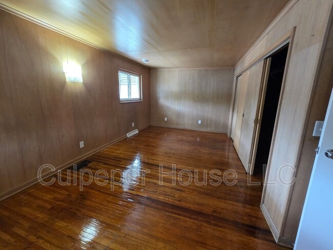 Building Photo - 2209 W Laskey Rd