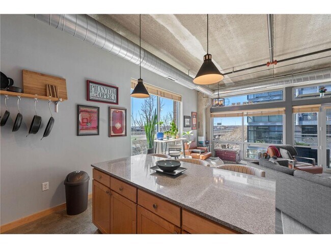 Building Photo - 710 N 4th St