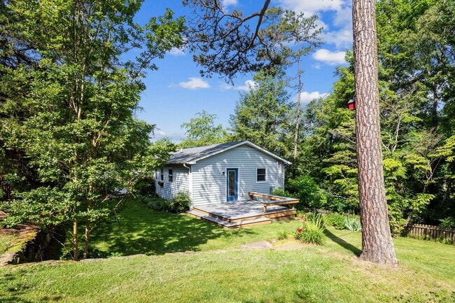 Building Photo - 2-4 Village Park Dr