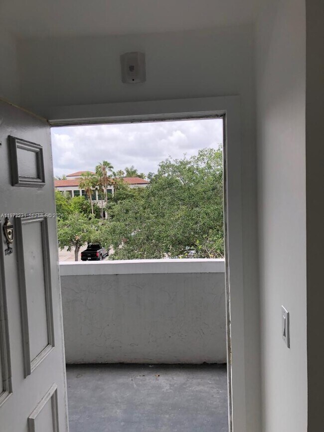 Building Photo - 17255 SW 95th Ave