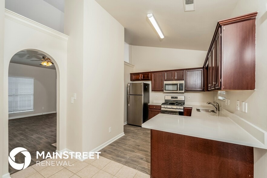Building Photo - 4832 Longmeadow Dr